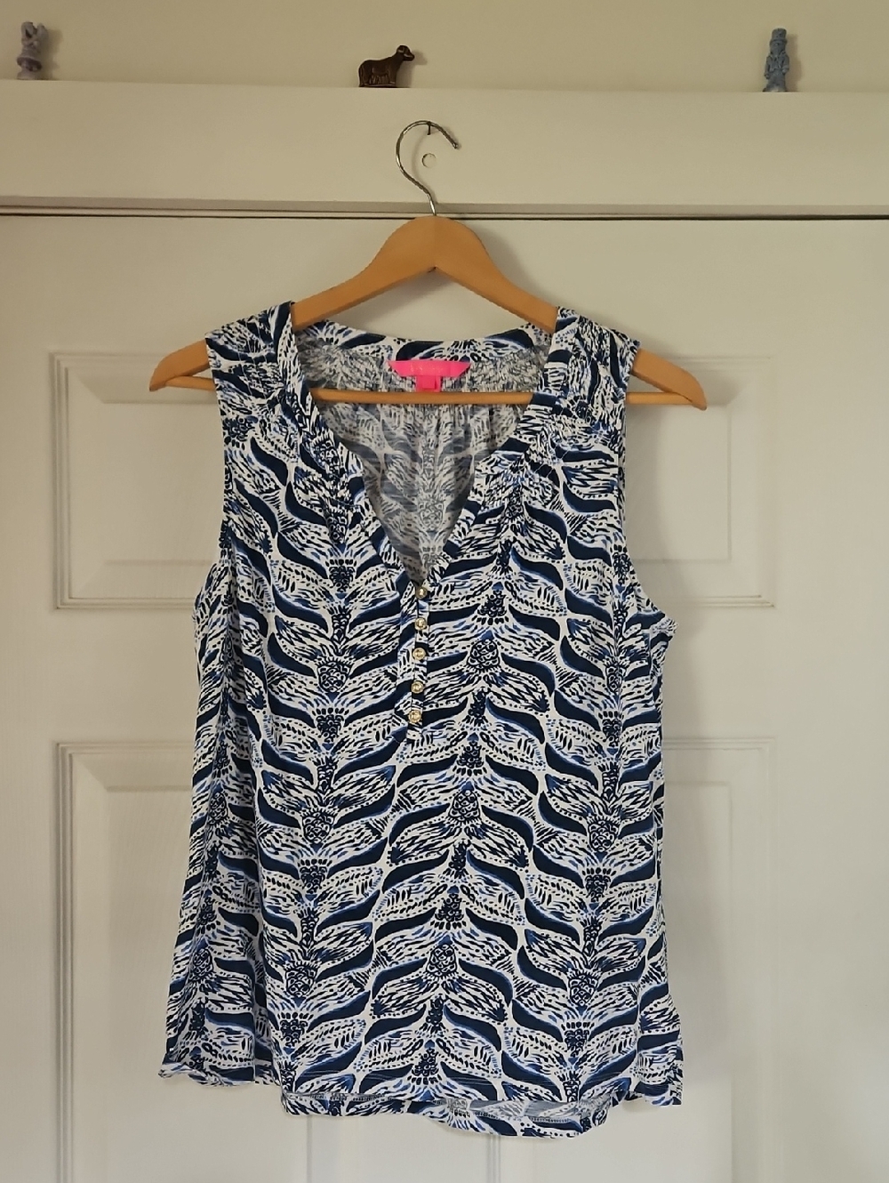 Lilly Pulitzer Navy and White Sleeveless Henley Tank M